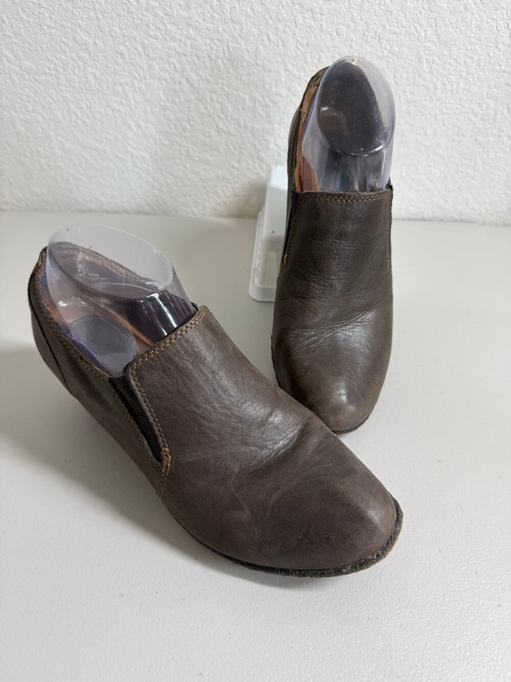 Born BOC Brown Leather Chunky Heel Slip On Shoe Womens Size 8